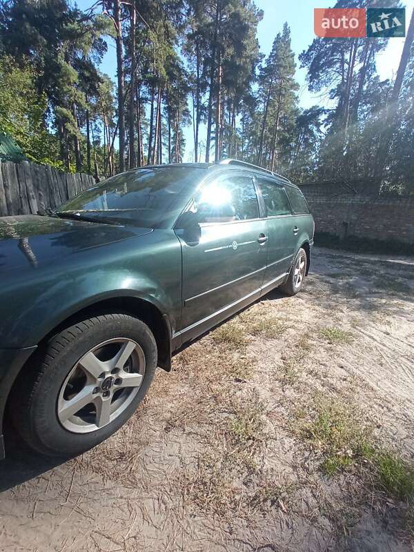 Универсал Volkswagen Passat 2003 в Гончаровском
