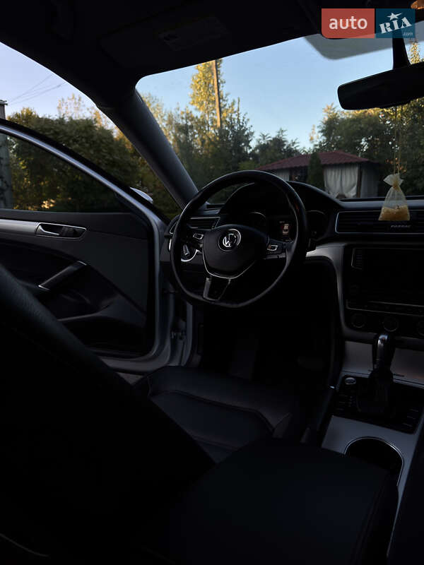 Седан Volkswagen Passat 2019 в Коростені