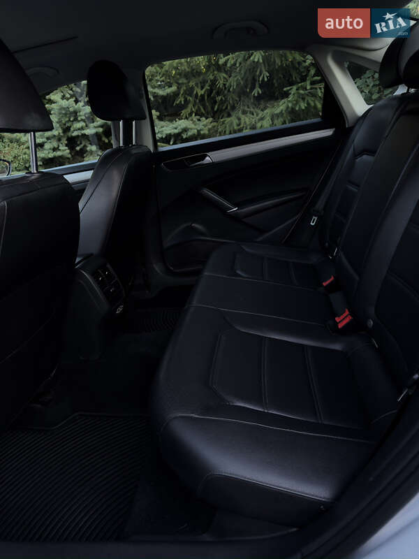 Седан Volkswagen Passat 2019 в Коростені