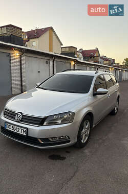 Универсал Volkswagen Passat 2012 в 