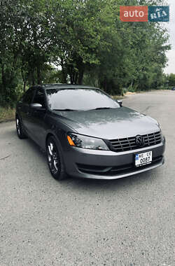 Седан Volkswagen Passat 2014 в Днепре