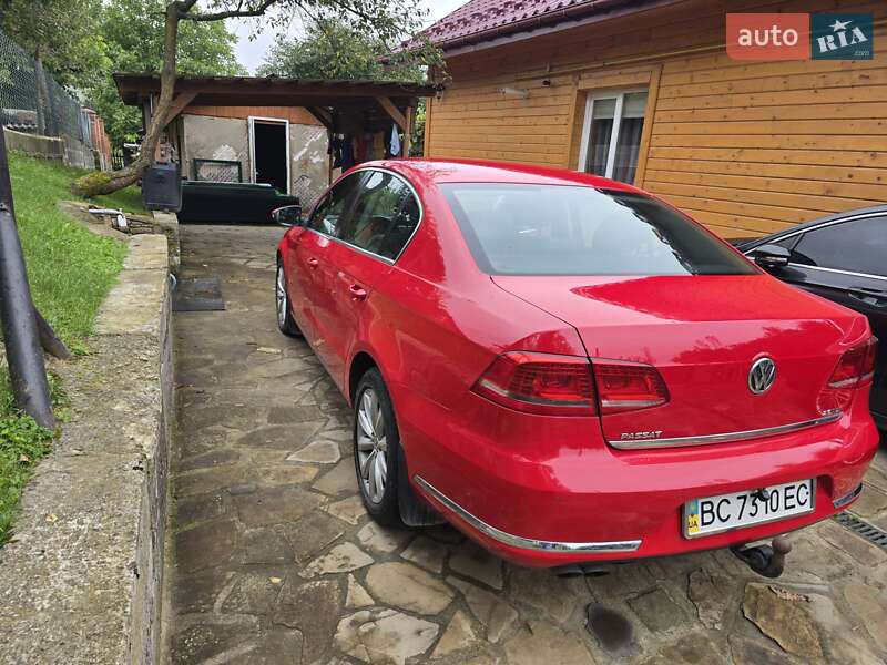 Седан Volkswagen Passat 2011 в Старом Самборе