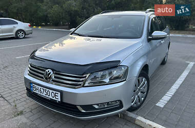 Універсал Volkswagen Passat 2013 в Одесі