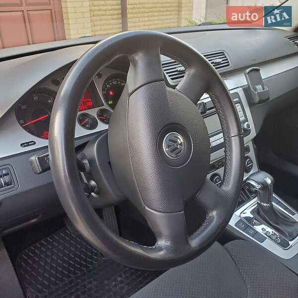Універсал Volkswagen Passat 2008 в Харкові