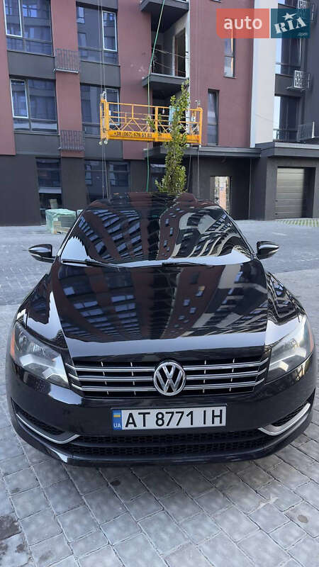 Седан Volkswagen Passat 2012 в Івано-Франківську