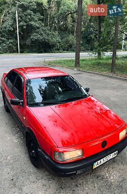 Седан Volkswagen Passat 1991 в Киеве