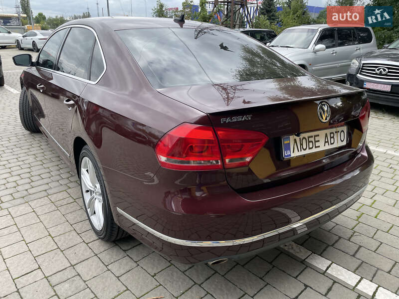 Седан Volkswagen Passat 2012 в Львове