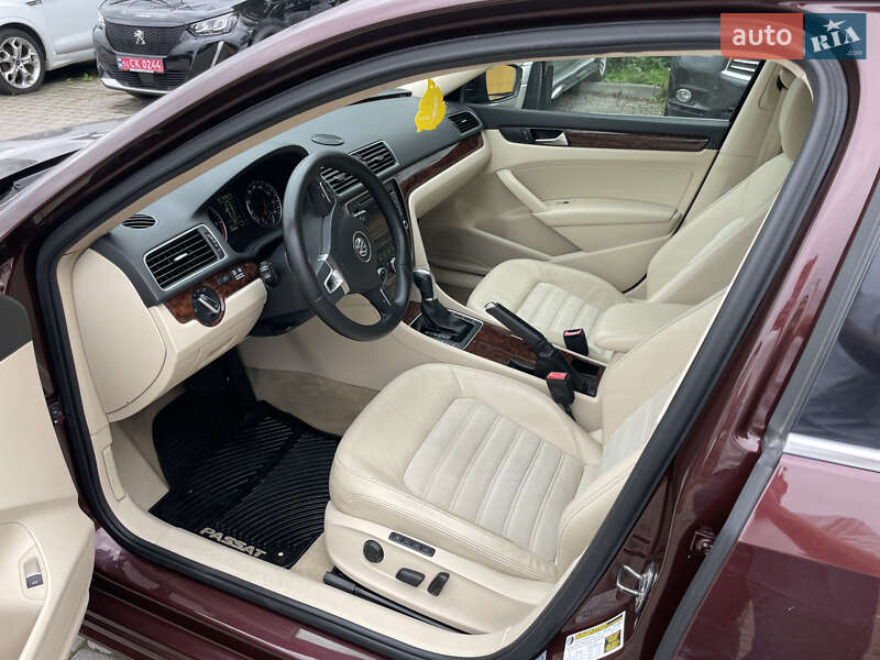 Седан Volkswagen Passat 2012 в Львове