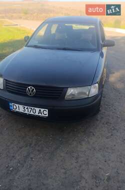 Седан Volkswagen Passat 1997 в Трипіллі