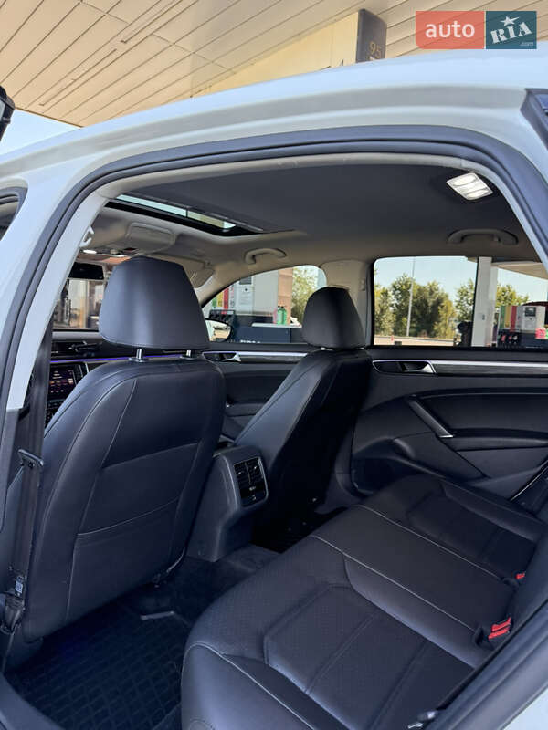 Седан Volkswagen Passat 2017 в Днепре фото 24 Седан Volkswagen Passat 2017 в Днепре