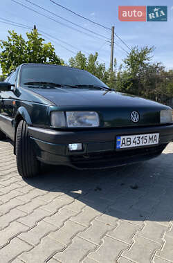 Седан Volkswagen Passat 1993 в Могилев-Подольске