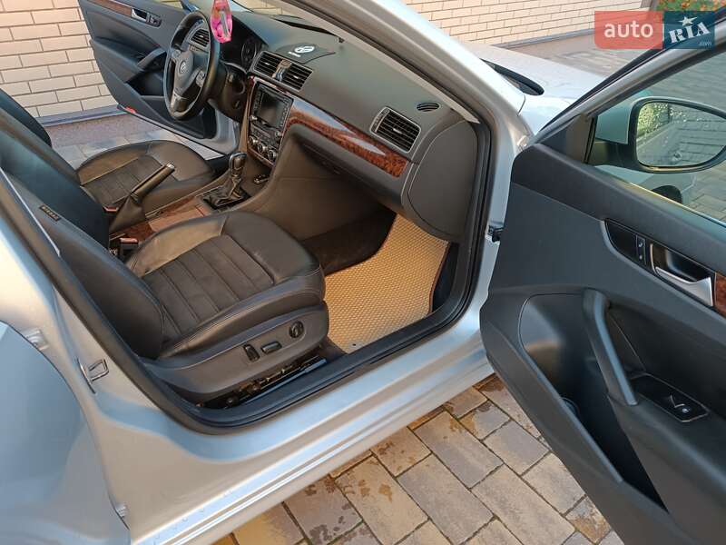 Седан Volkswagen Passat 2012 в Виннице