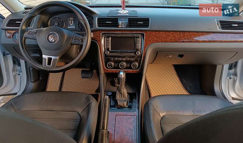 Седан Volkswagen Passat 2012 в Виннице