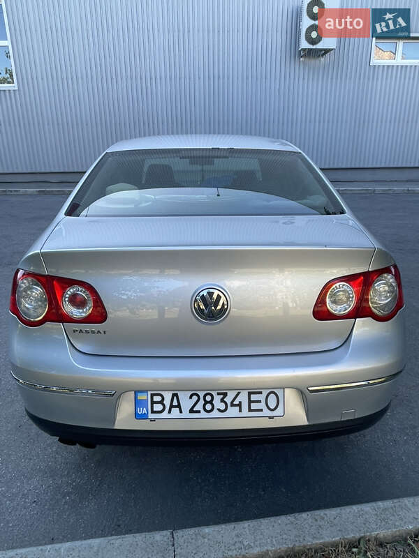 Седан Volkswagen Passat 2008 в Кропивницком