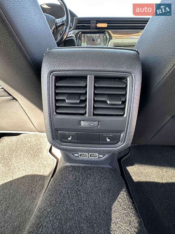 Седан Volkswagen Passat 2020 в Киеве