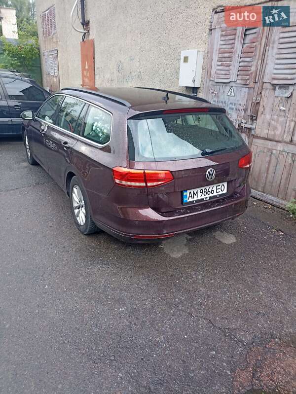 Универсал Volkswagen Passat 2015 в Житомире
