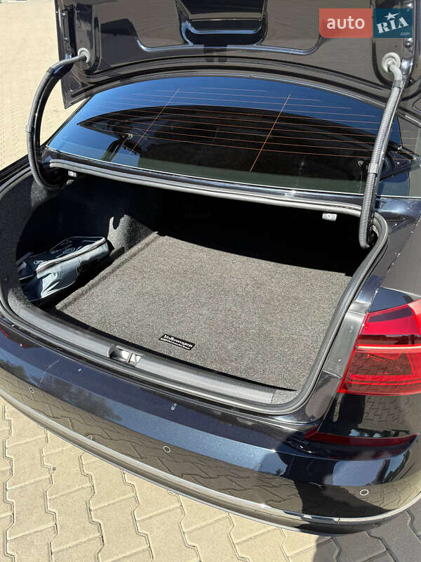 Седан Volkswagen Passat 2017 в Києві