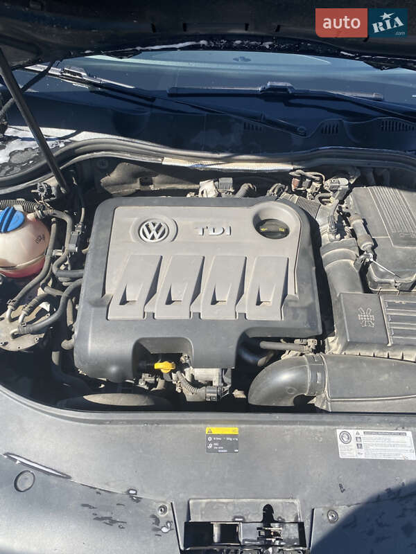 Универсал Volkswagen Passat 2013 в Ивано-Франковске