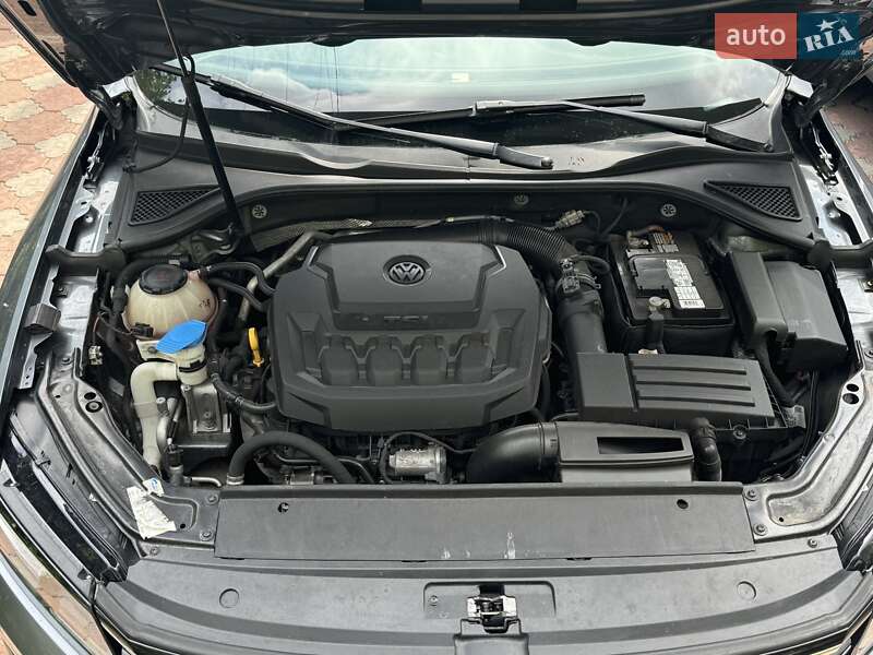 Седан Volkswagen Passat 2018 в Киеве