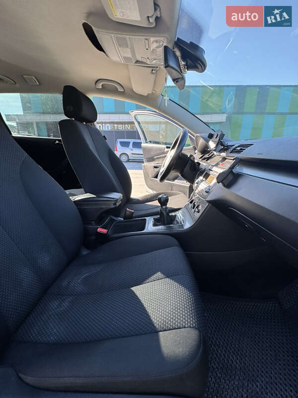 Универсал Volkswagen Passat 2006 в Дрогобыче
