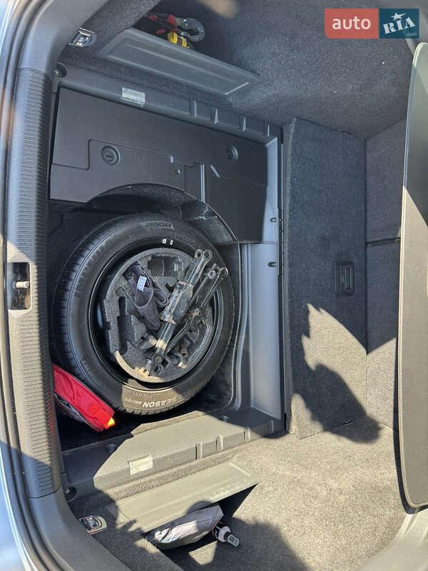 Универсал Volkswagen Passat 2006 в Дрогобыче