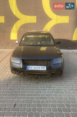 Універсал Volkswagen Passat 2001 в Чернівцях