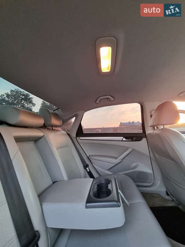 Седан Volkswagen Passat 2015 в Тернополе