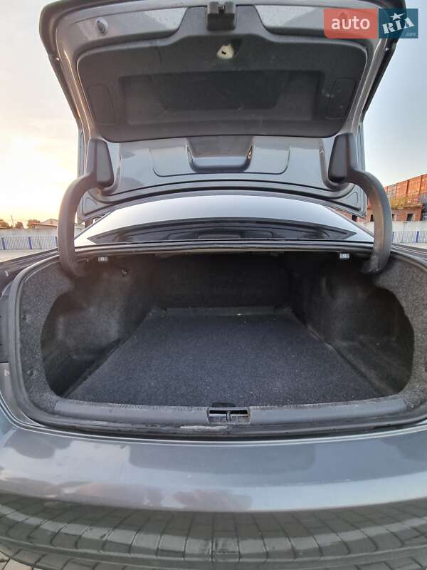 Седан Volkswagen Passat 2015 в Тернополе