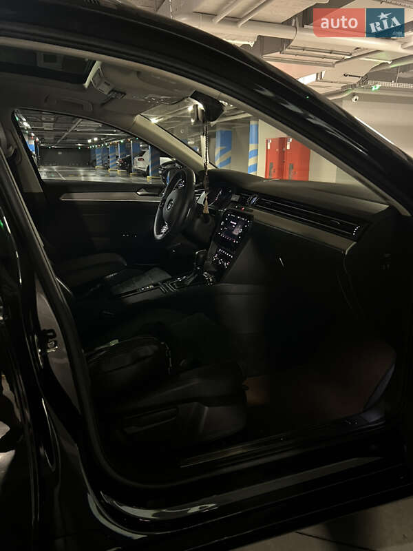 Универсал Volkswagen Passat 2015 в Львове фото 21 Универсал Volkswagen Passat 2015 в Львове