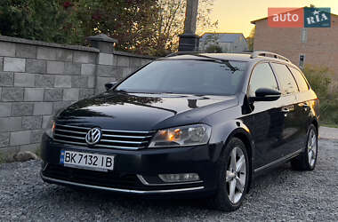 Універсал Volkswagen Passat 2012 в Рівному