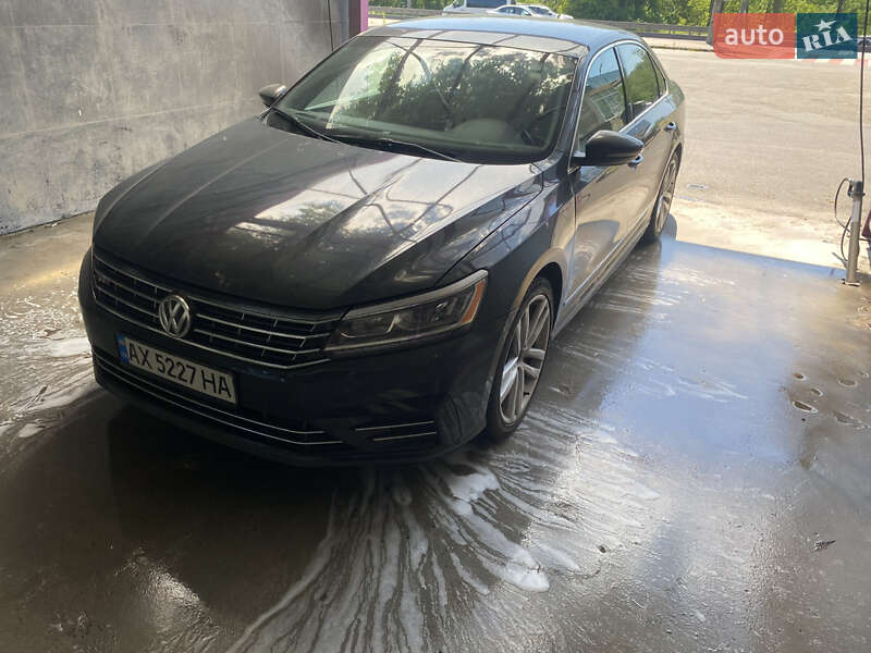 Седан Volkswagen Passat 2017 в Киеве