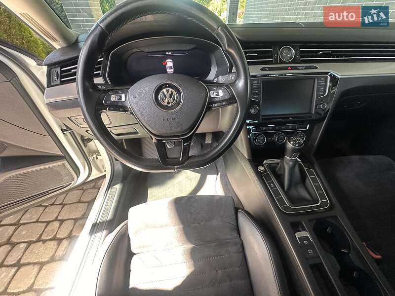 Седан Volkswagen Passat 2015 в Рівному