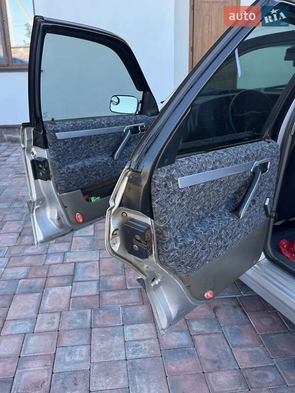 Седан Volkswagen Passat 1988 в Кривом Роге