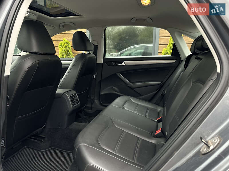 Седан Volkswagen Passat 2013 в Шептицькому