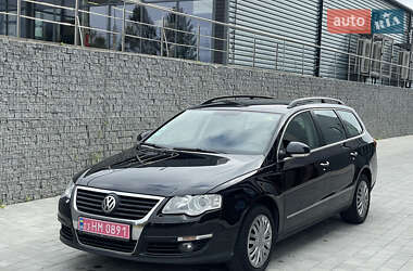 Універсал Volkswagen Passat 2010 в Луцьку