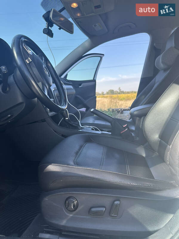 Седан Volkswagen Passat 2013 в Киеве