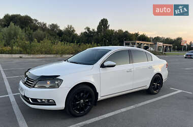 Седан Volkswagen Passat 2011 в 