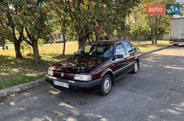 Седан Volkswagen Passat 1993 в Черкасах