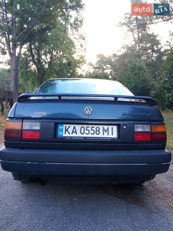Седан Volkswagen Passat 1990 в Киеве