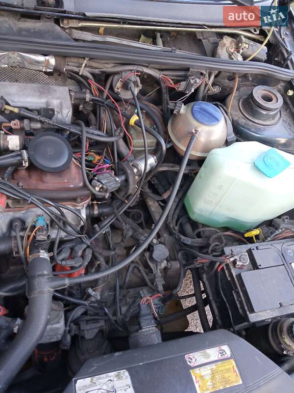 Седан Volkswagen Passat 1990 в Киеве