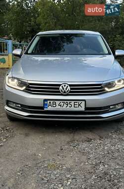 Седан Volkswagen Passat 2016 в Виннице
