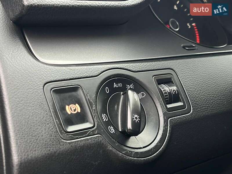 Універсал Volkswagen Passat 2009 в Львові