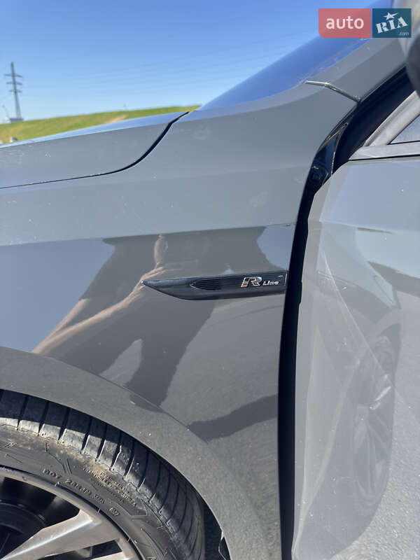 Седан Volkswagen Passat 2017 в Днепре