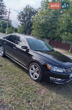 Седан Volkswagen Passat 2015 в Лохвиці