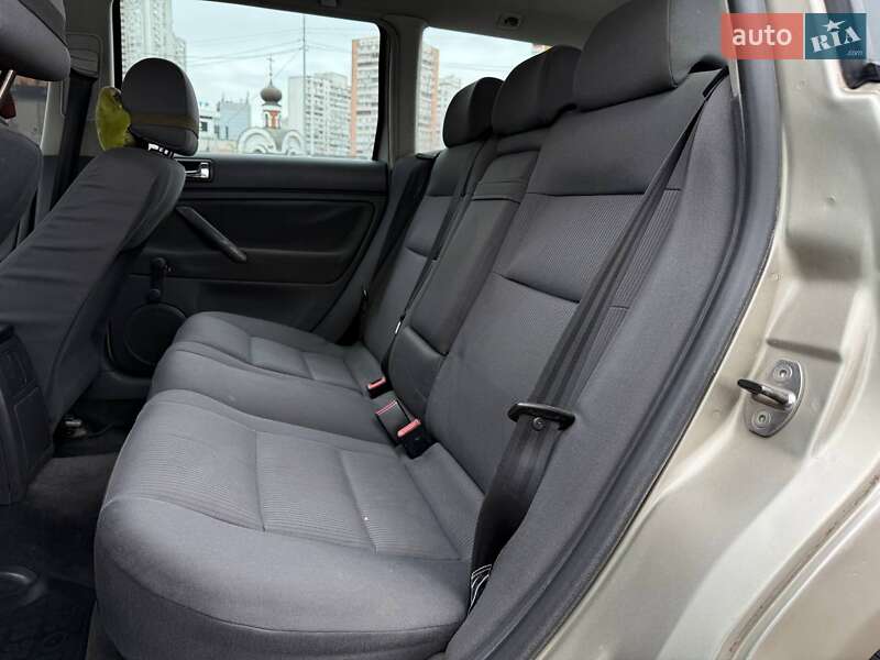 Универсал Volkswagen Passat 2004 в Киеве