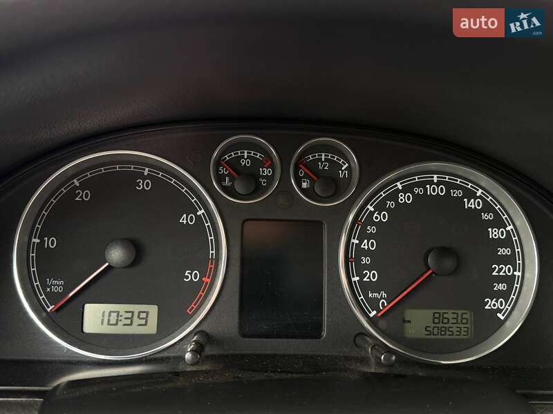 Универсал Volkswagen Passat 2004 в Киеве
