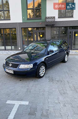 Універсал Volkswagen Passat 1998 в Вараші