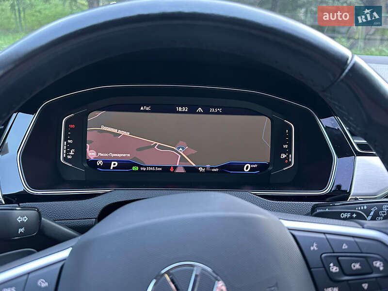 Универсал Volkswagen Passat 2022 в Бориславе