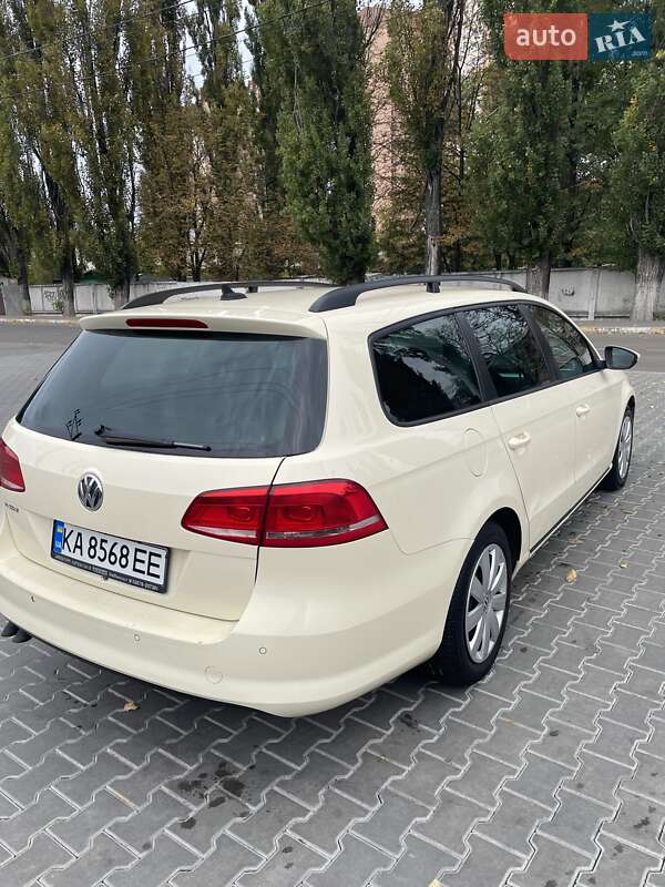 Универсал Volkswagen Passat 2012 в Киеве