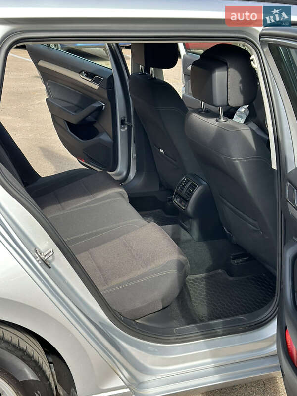 Універсал Volkswagen Passat 2019 в Чернігові